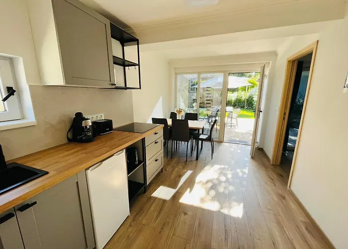 Villa Lake Lägenhet Balatongyörök