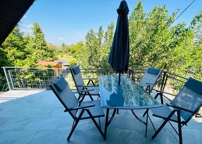 Villa Lake Lägenhet Balatongyörök